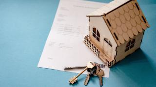 El aumento de la demanda y el precio desbocado de la vivienda disparan el saldo de nuevas hipotecas a máximos de 2008