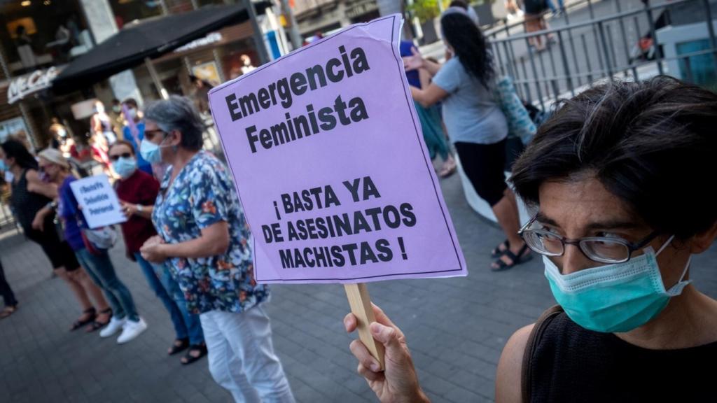 Imagen de archivo de una concentración en repulsa por un asesinato machista en Canarias.