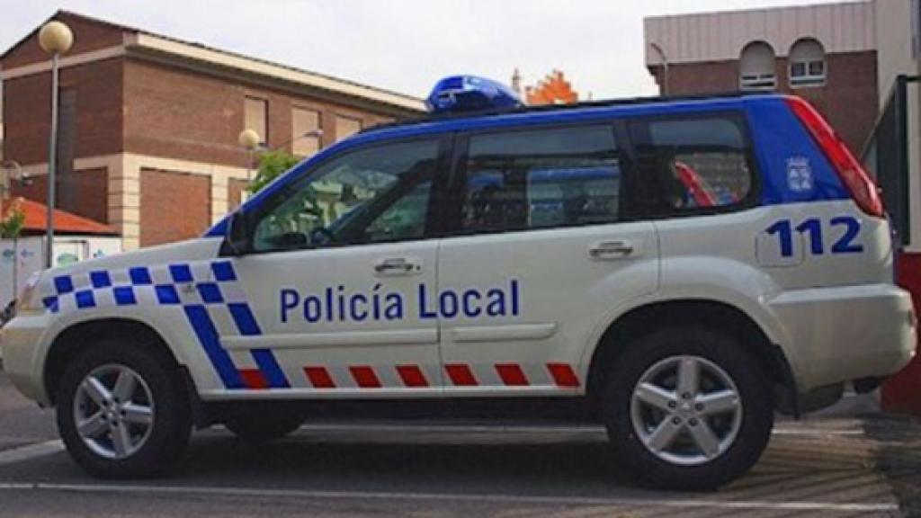 Un vehículo de la Policía Local de Ávila. Imagen de archivo