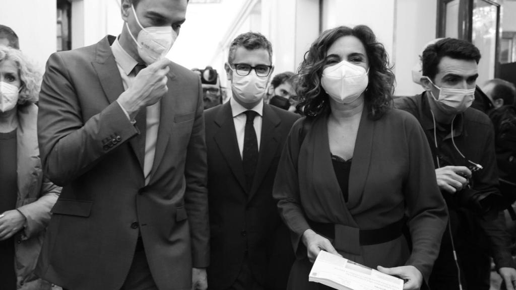 El presidente del Gobierno y la ministra de Hacienda tras aprobar los Presupuestos 2022.