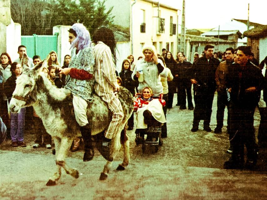 La Hora, fiesta bufa de quintos en Valdecarros./ Imágenes de archivo