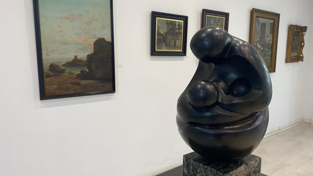 La galería de la Marina en A Coruña expone una muestra con lo mejor de la plástica gallega