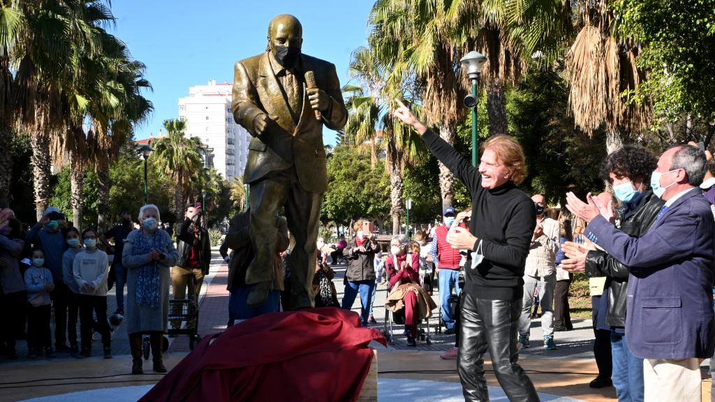 La estatua de Chiquito de la Calzada que ha sido inaugurada este miércoles 29 de diciembre.