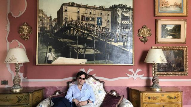 El escritor Álvaro Cortina Urdampilleta en su faceta más barroca-abisal.