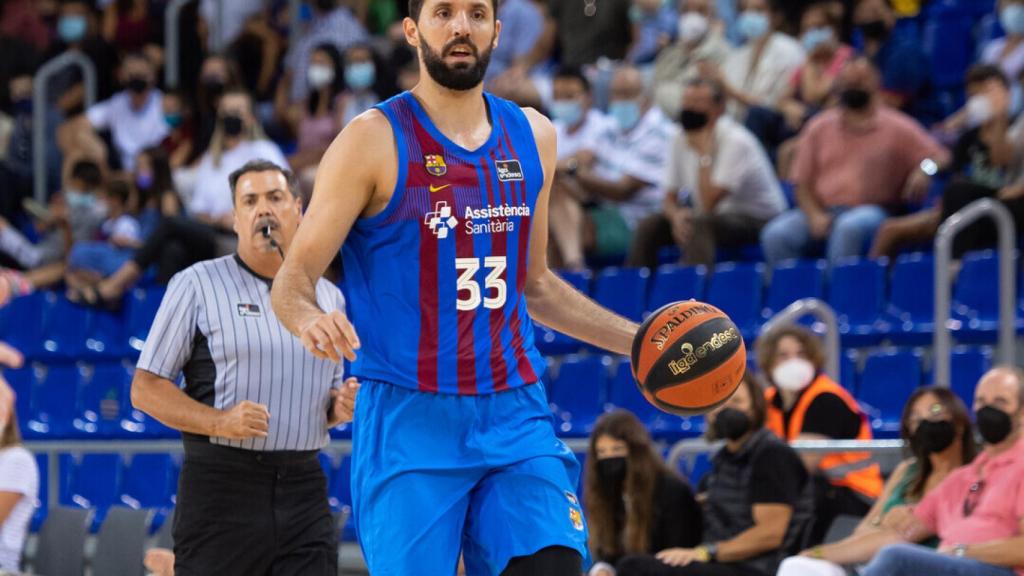 Nikola Mirotic durante un partido del FC Barcelona