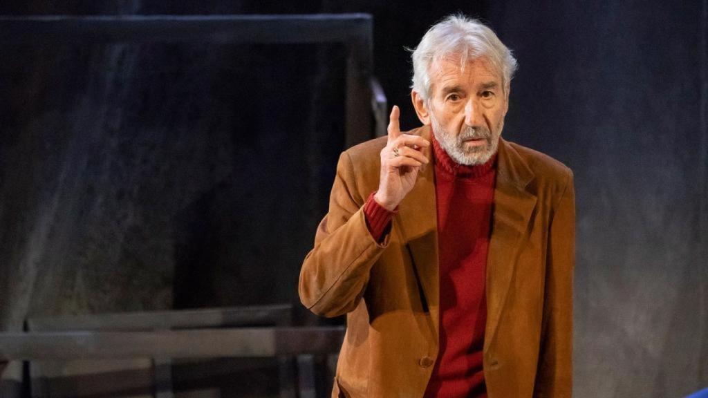 José Sacristán girará hasta el mes de junio con el monólogo 'Señora de rojo...', en el que encarna a su amigo Miguel Delibes.
