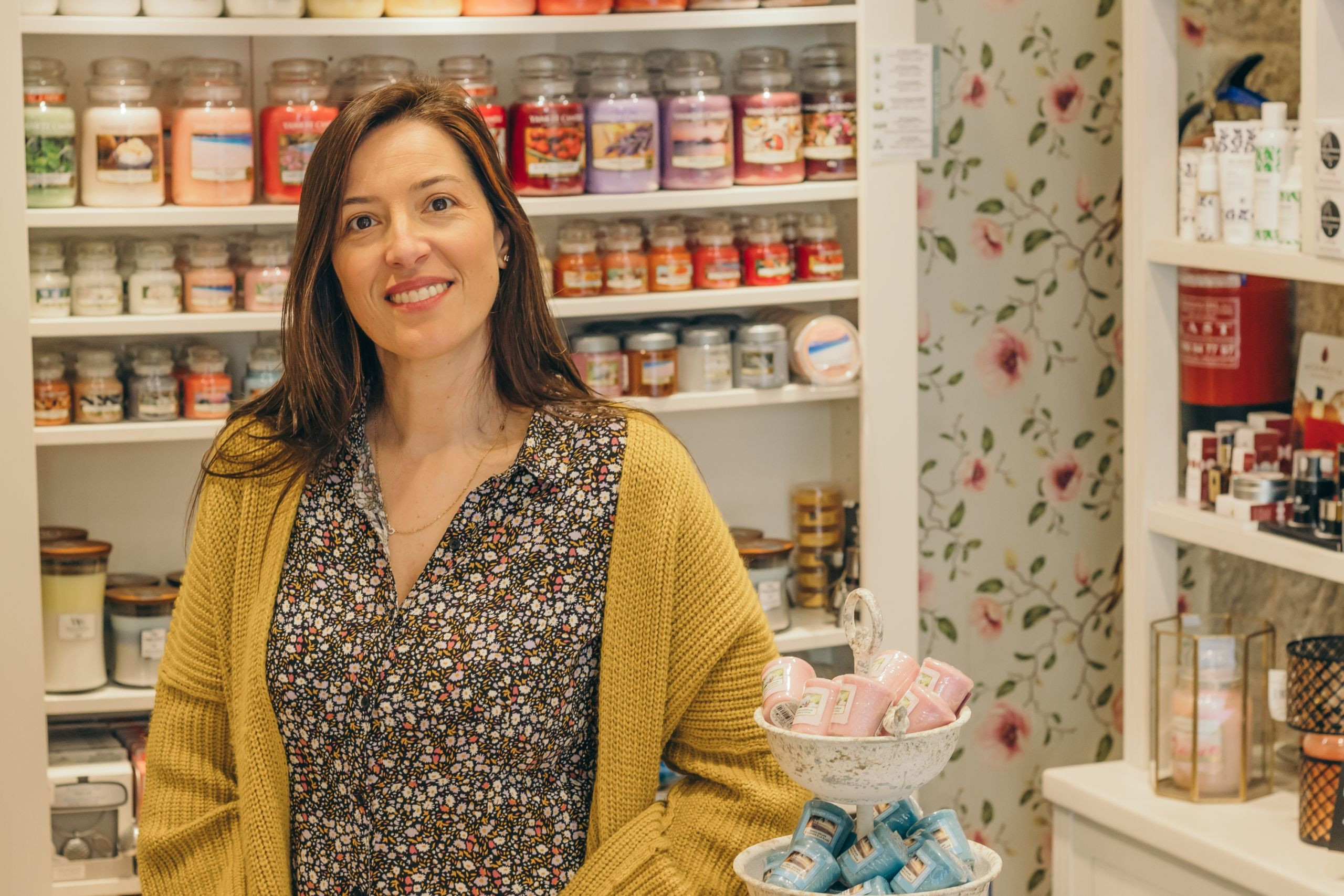 Nanda Castro en su tienda, Aromara (Pontevedra). Foto: Casa Volar.