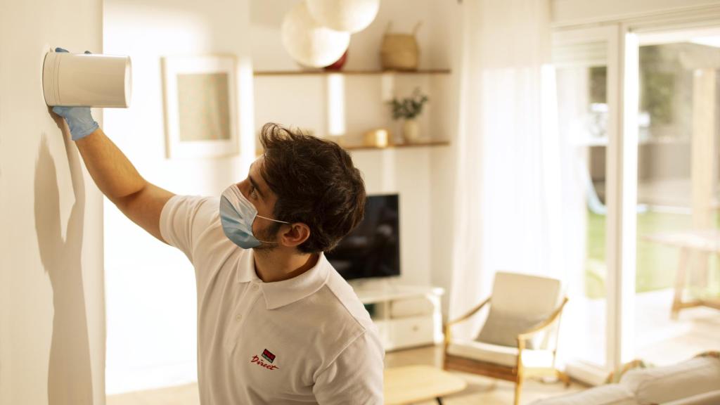 Instalación de los aparatos de la alarma de Securitas Direct.