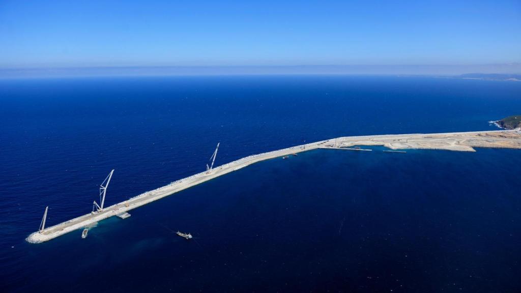 El puerto exterior de A Coruña en un momento de su construcción