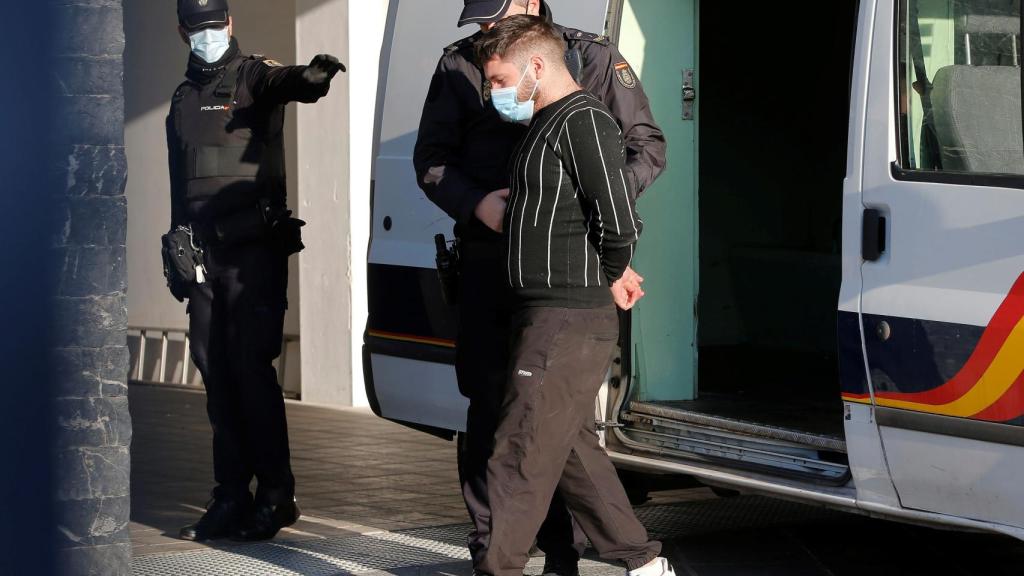 El juzgado de Elche decreta prisión provisional sin fianza a Francisco y le abre dos procesos.