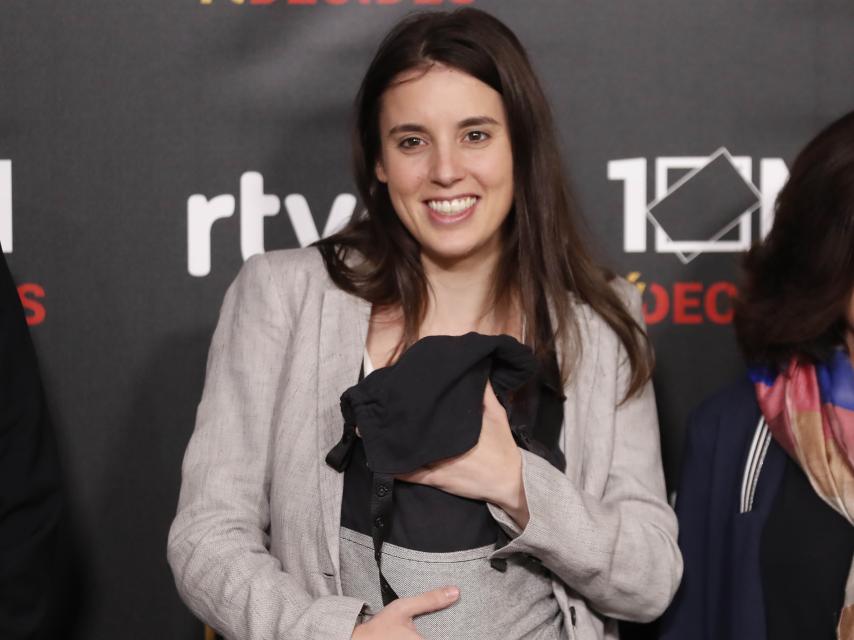 Irene Montero junto a su hija Aitana en noviembre de 2019 en plena campaña electoral.