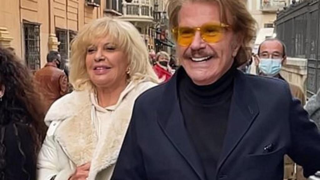 Bárbara Rey y Edmundo Arrocet se exhiben en Málaga: ¿noviazgo o montaje mediático?