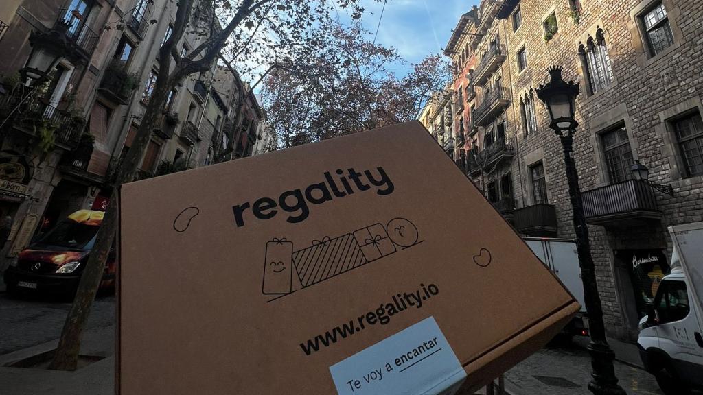 Los regalos se pueden entregar de forma directa desde la plataforma a su destinatario en el mismo día o planificar la entrega para una fecha determinada.