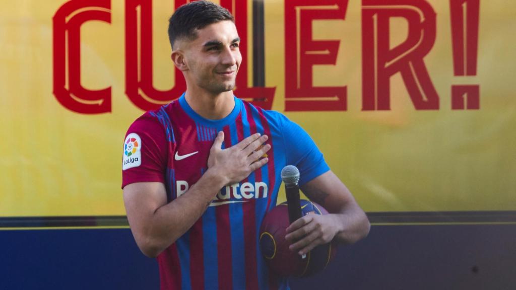 Ferran Torres, presentado con el Barça