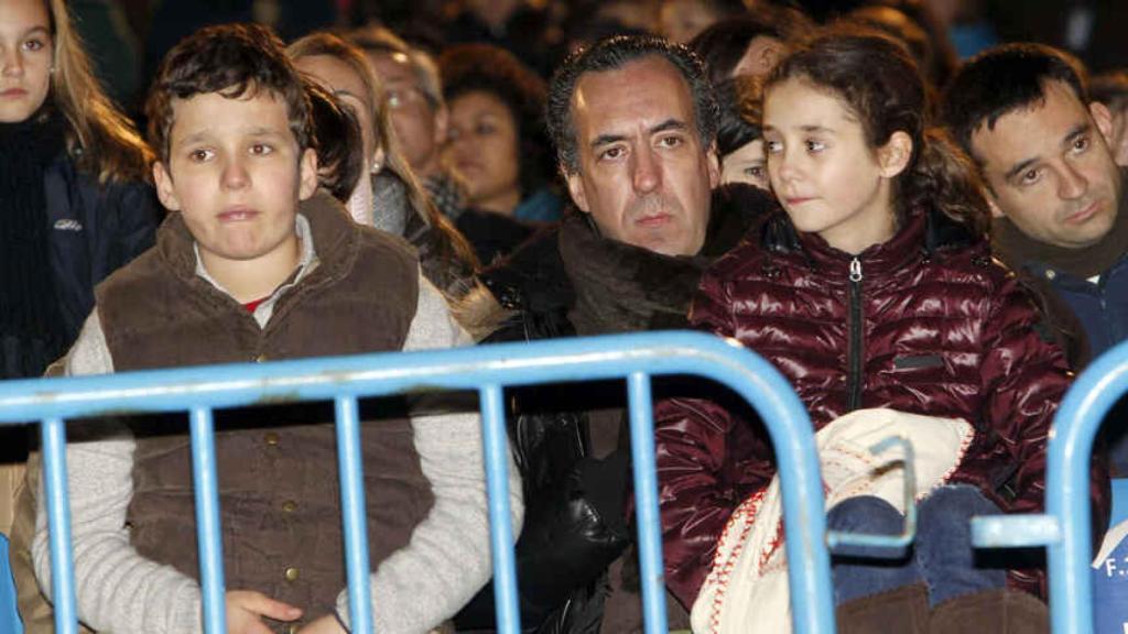 Jaime de Marichalar, Froilán y Victoria Federica eran invitados asiduos a la fila VIP. Esta imagen pertenece al año 2013.