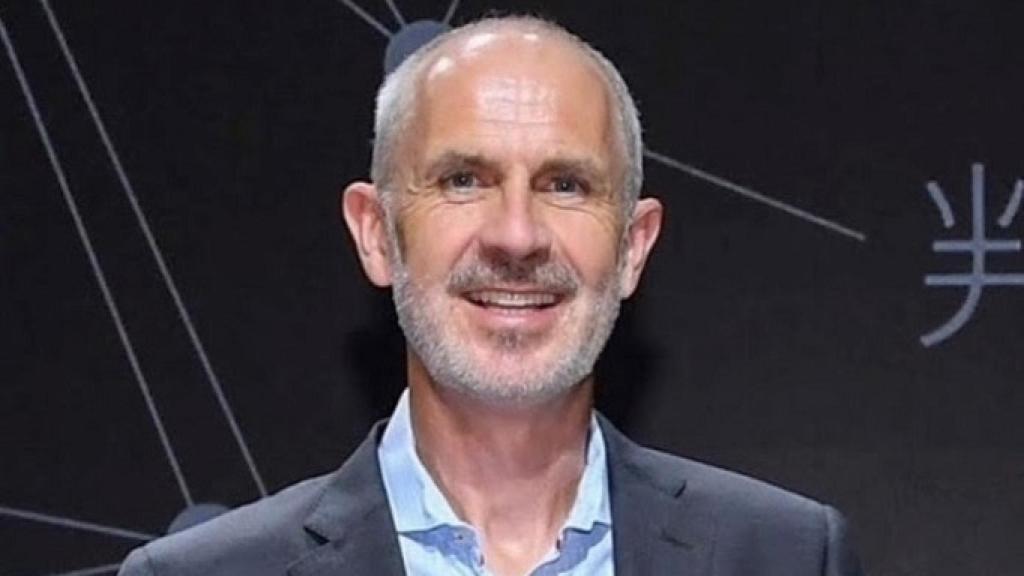 Volvo Cars nombra consejero delegado y presidente a Jim Rowan, en sustitución de Hakan Samuelsson.