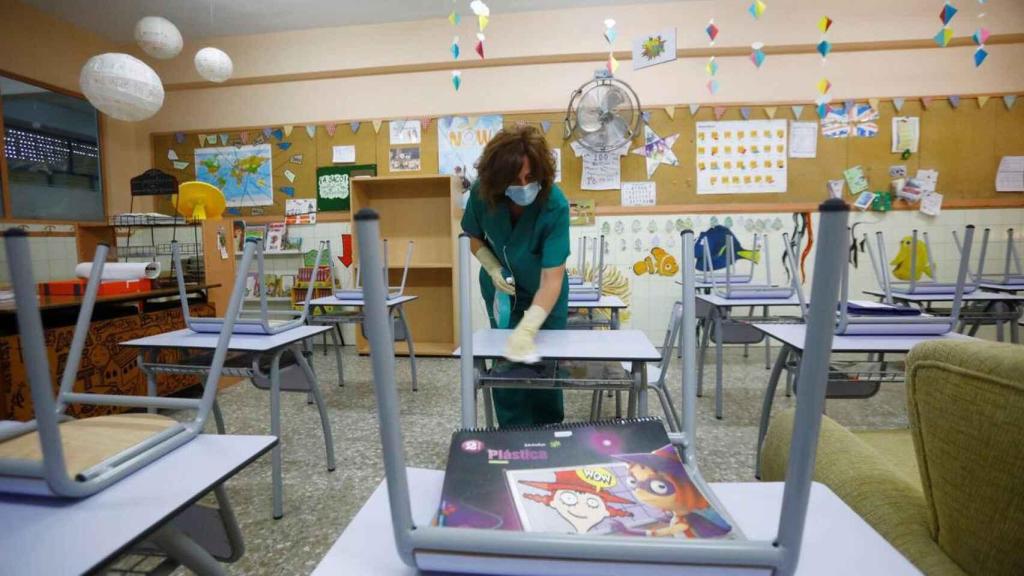 Desinfección de un aula.