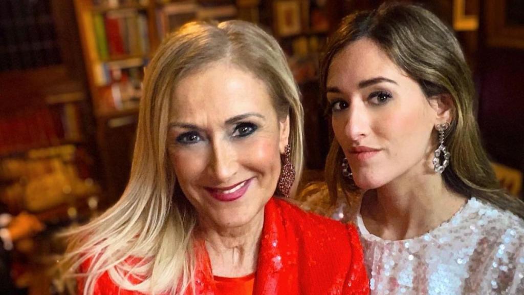 Cristina Cifuentes y su hija en una imagen compartida en Instagram.