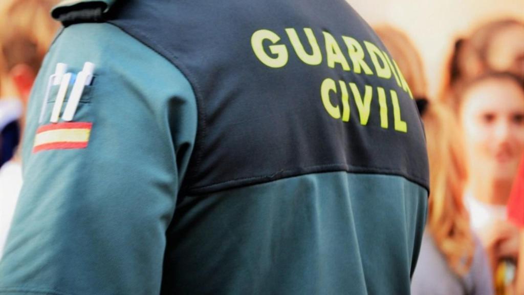 Un agente de la Guardia Civil durante un dispositivo policial.