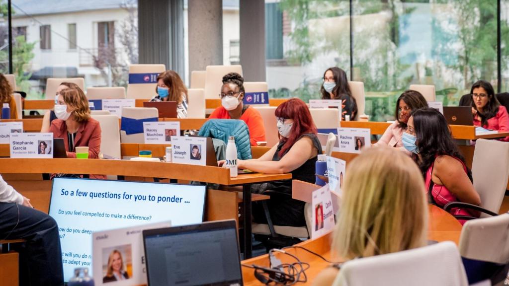 Un grupo de directivas que participan en LEAP.