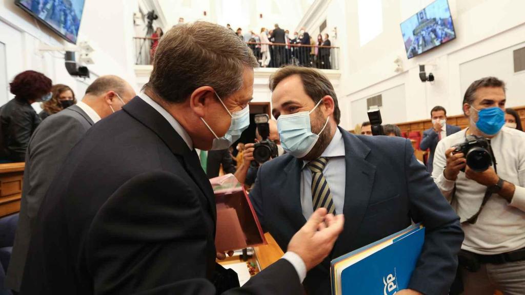 Emiliano García-Page y Paco Núñez, en una imagen de este otoño en las Cortes de Castilla-La Mancha. Foto: Óscar Huertas