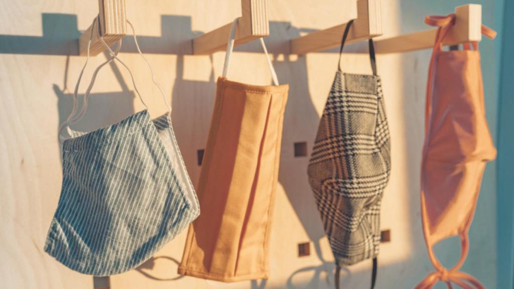 Guía para lavar y desinfectar una mascarilla reutilizable.