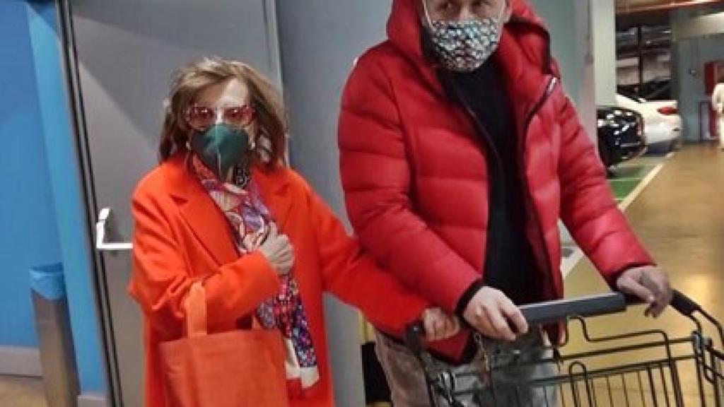 María Teresa Campos y su persona de confianza, Gustavo. Foto: Europa Press