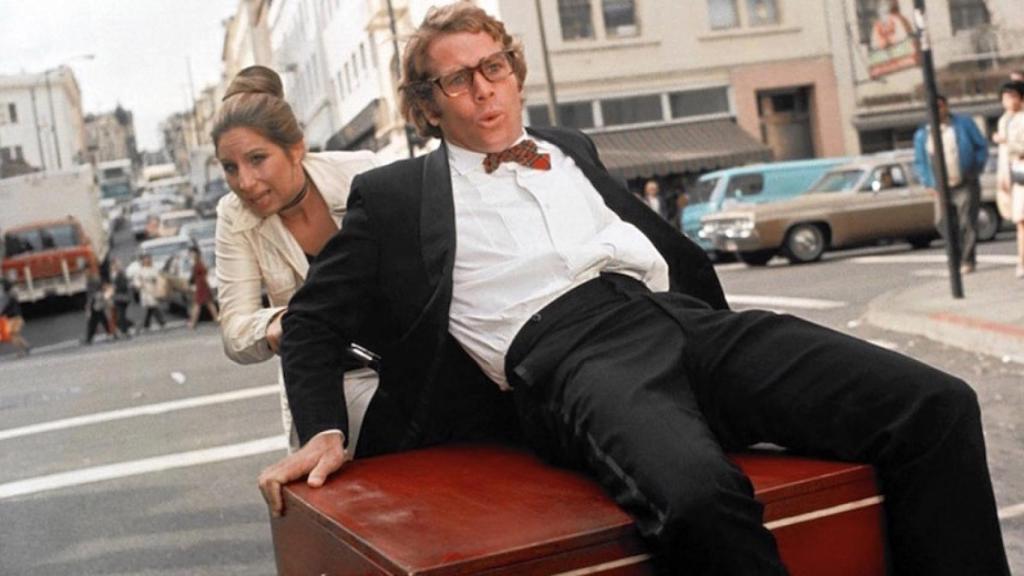 Ryan O'Neal y Barbra Streisand en '¿Qué me pasa, doctor?' (Peter Bogdanovich, 1972)