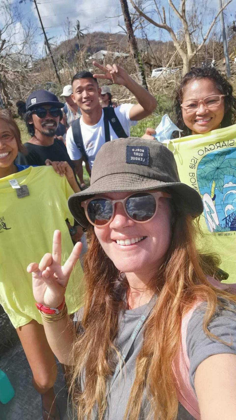 Carolina y otros compañeros.