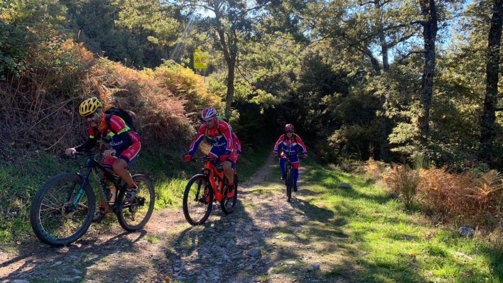 Ciclistas del club Lopenta, club organizador