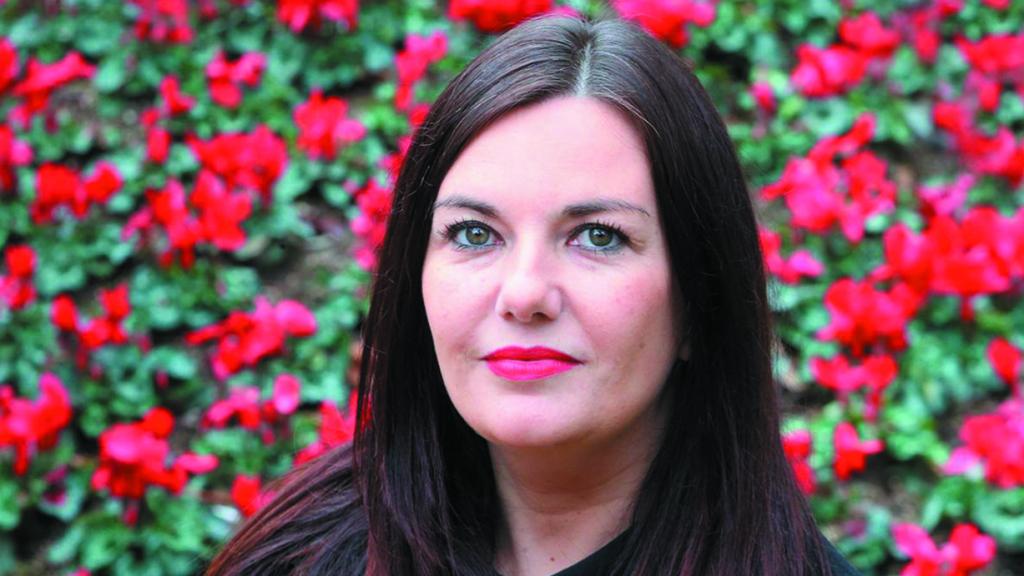 Ledicia Costas, autora de 'Golpes de luz' (Destino)