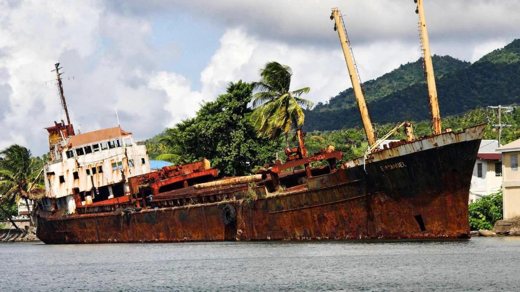 Barco con corrosión