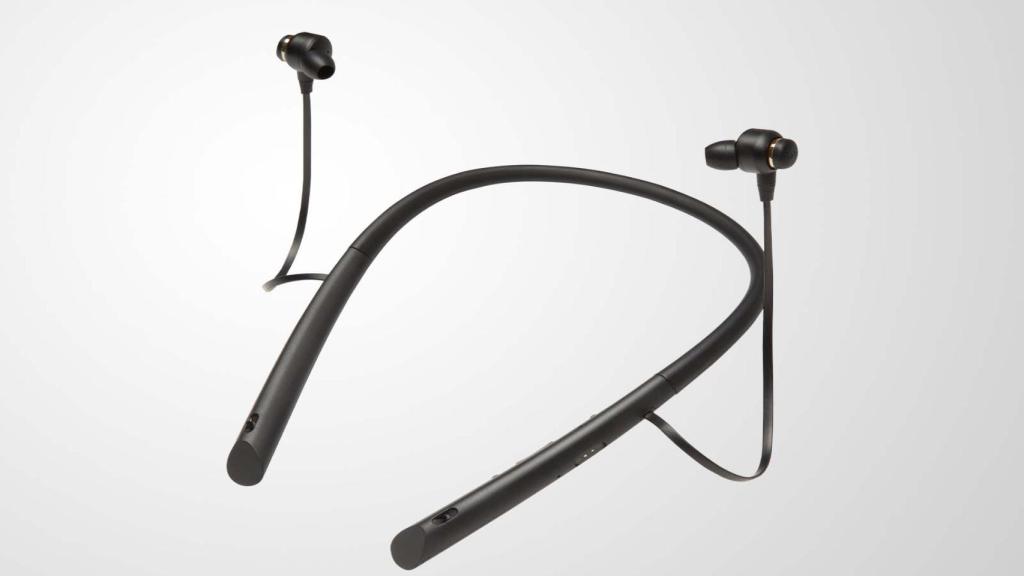 Un purificador de aire que también tiene auriculares.