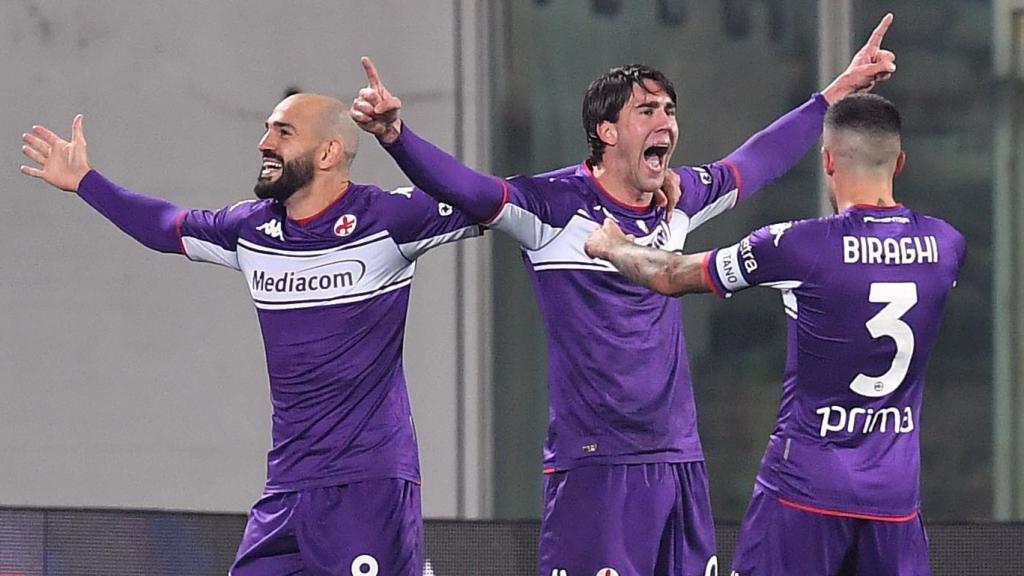 Vlahovic celebra un gol con la Fiorentina