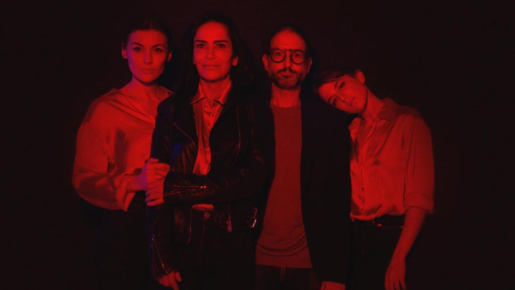 Equipo de 'La infamia'. Por orden: Marta Nieto, Lydia Cacho, José Martret y Marina Salas.