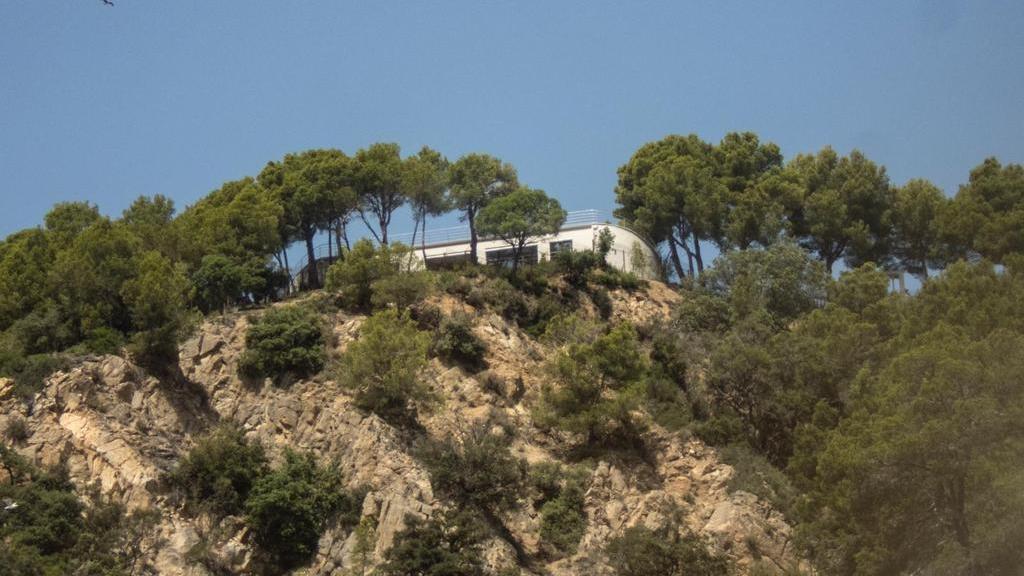 Una de las construcciones, presumiblemente irregulares, de la finca Can Juncadella.