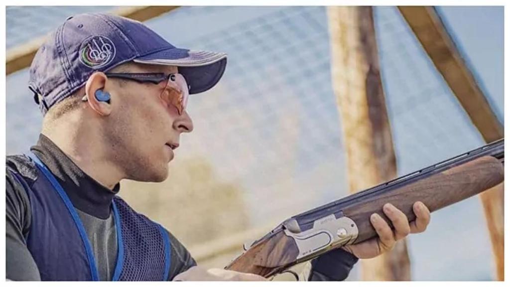 Cristian Ghilli durante el campeonato de Europa junior de tiro