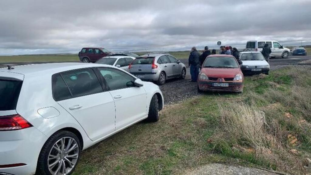 Vecinos de la zona participan en las operaciones de búsqueda del joven