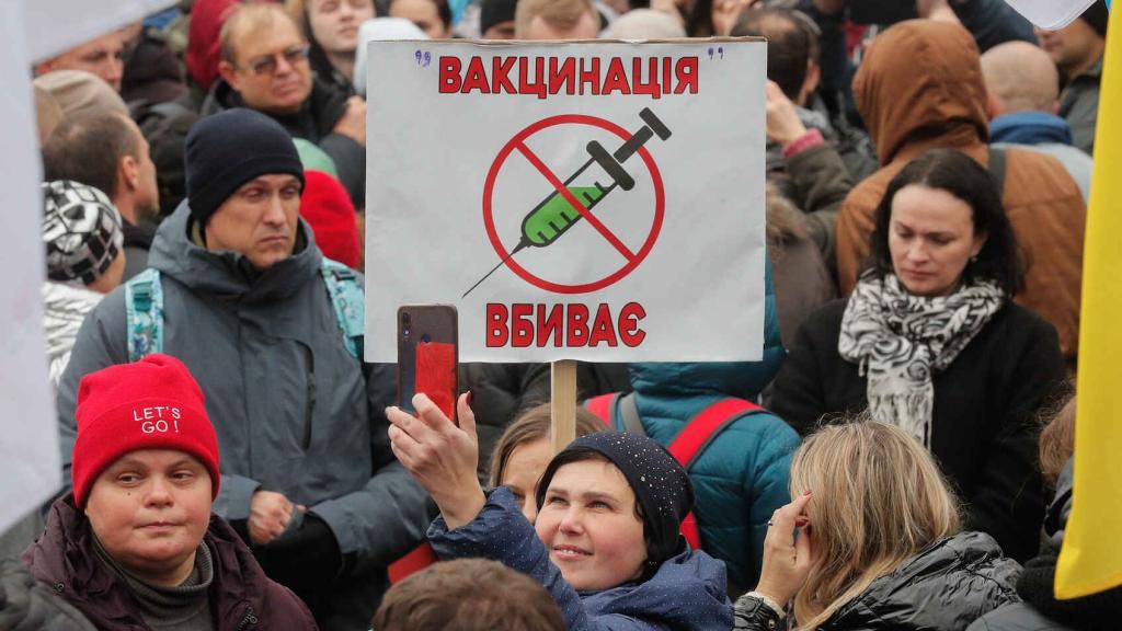 Protesta de los antivacunas en Ucrania.