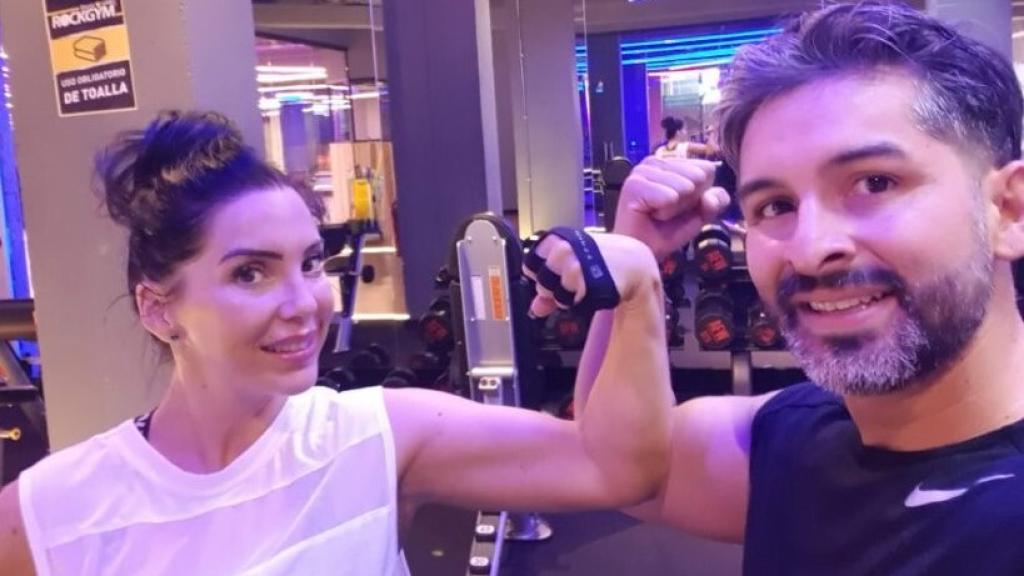 Sara, junto a su entonces pareja, Ezequiel.