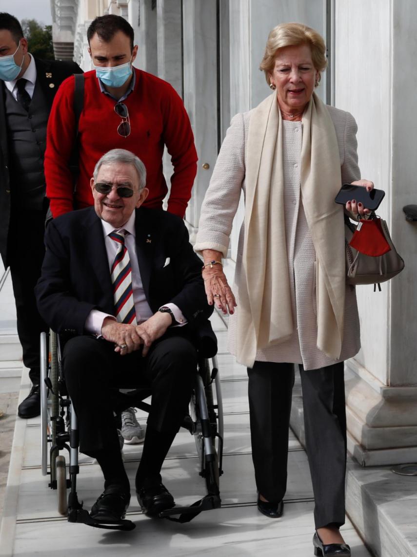 Constantino junto a su mujer, la reina Ana María.