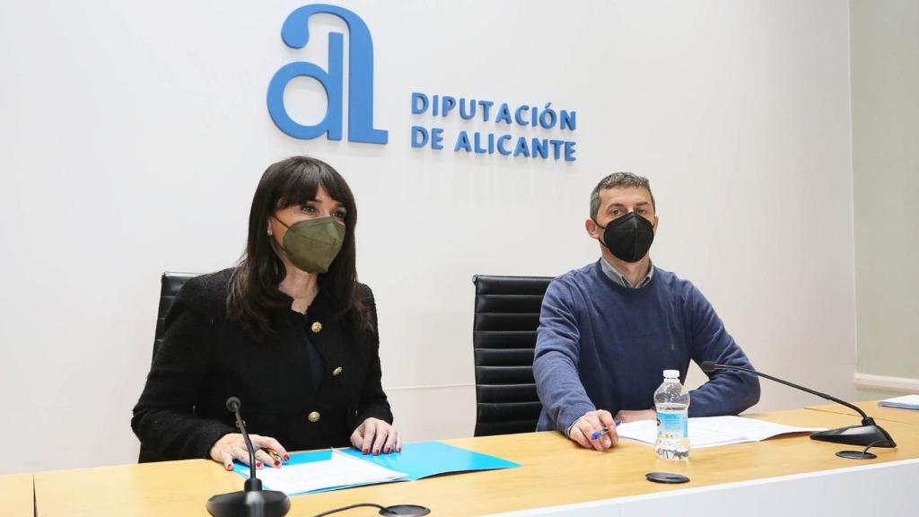 Julia Parra y Toni Canet en la presentación del Congreso.