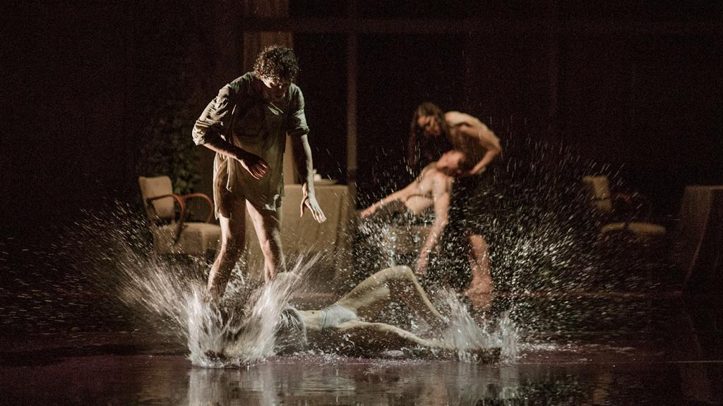 'Tryptich', de Peeping Tom. Foto: Virginia Rota