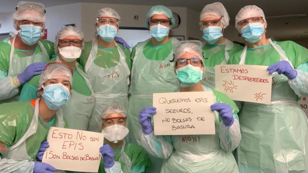 Profesionales sanitarios pidiendo más medidas de protección.