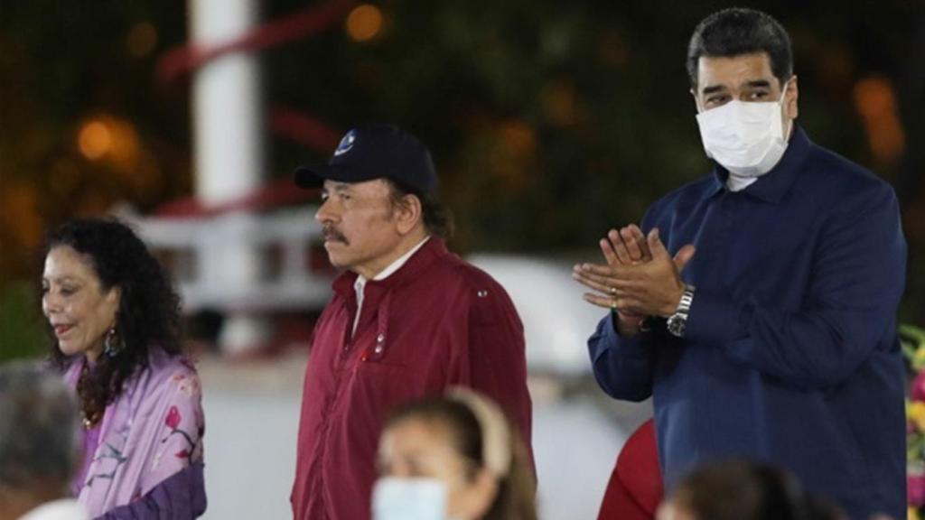 La vicepresidenta Rosario Murillo, Daniel Ortega y  Nicolás Maduro.