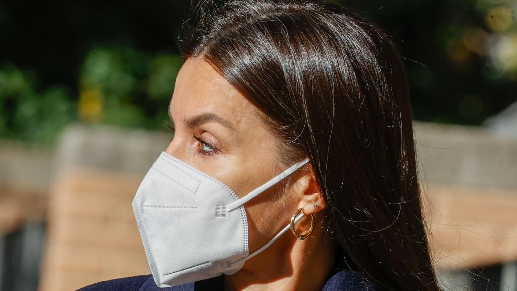 El 'piercing' de la reina Letizia.