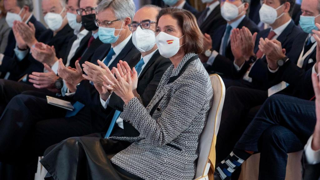 La ministra de Industria, Comercio y Turismo, Reyes Maroto, junto al presidente del SID 2022.