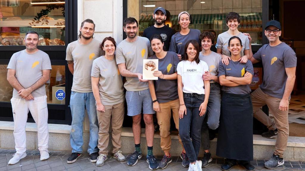 Antonio García (derecha) y el resto del equipo de Panem tras ganar el premio al mejor croissant de España.