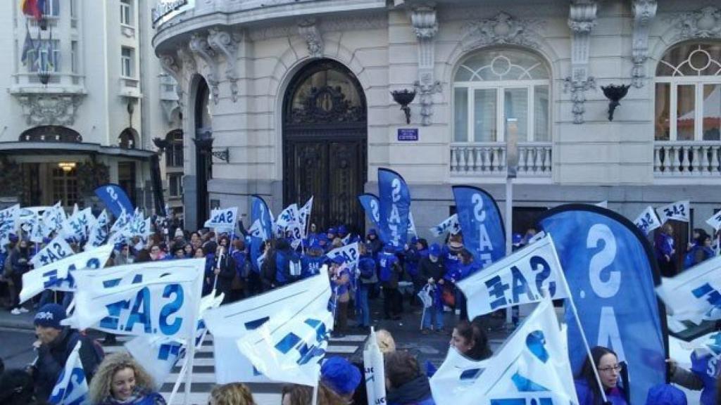 Técnicos de Enfermería en una manifestación