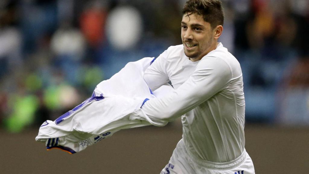 Fede Valverde se quita la camiseta tras su gol al FC Barcelona en la Supercopa